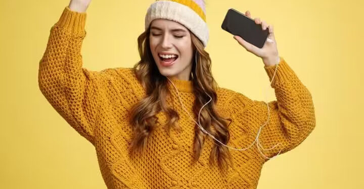 Side Effect of Earphones: ईयरफोन के ज्यादा इस्तेमाल से कान-दिमाग क्षतिग्रस्त हो सकते हैं