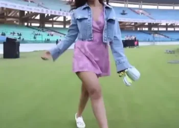 CG में सलमान खान की फ्रेंड ईरानी मॉडल एलनाज:बोल्ड अवतार में दिखी