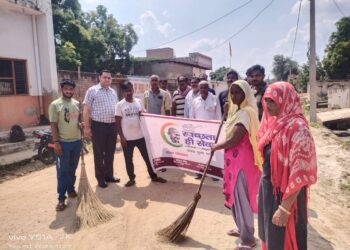 ग्राम पंचायतों में घग्राम पंचायतों में घर घर पहुंचा स्वच्छता का संदेश। लोगों ने ली स्वच्छता की शपथ।   र घर पहुंचा स्वच्छता का संदेश।