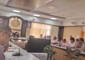 जिला अधिकारी की अध्यक्षता में हुई व्यापार बंधु की बैठक l