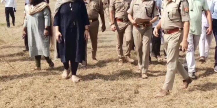 आज दिनांक 13-10-2023 जनपद हापुड में मा0 मुख्यमंत्री उ0प्र0 महोदय के प्रस्तावित भ्रमण कार्यक्रम स्थल का निरीक्षण किया गया