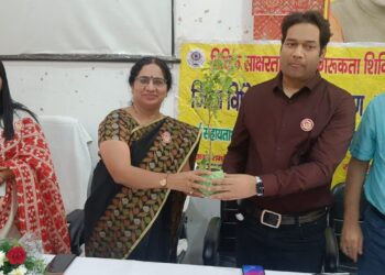 आज दिनांक 12 /10/ 2023 को आर्य कन्या स्नातकोत्तर महाविद्यालय, हापुड़ में उत्तर प्रदेश शासन द्वारा प्रस्तावित “बेटी बचाओ बेटी पढ़ाओ” व अंतरराष्ट्रीय बालिका दिवस कार्यक्रम के अंतर्गत “कन्या सुमंगला योजना” कार्यक्रम का आयोजन किया गया।