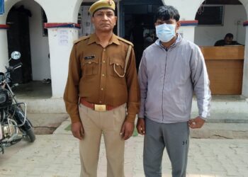 हापुड़ पुलिस द्वारा जनपद में अपराध की रोकथाम एवं वांछित अभियुक्तों की गिरफ्तारी
