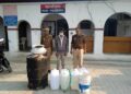 हापुड़ पुलिस द्वारा जनपद में अपराध की रोकथाम एवं कच्ची/अपमिश्रित शराब बनाने व बेचने वालों के विरूद्ध चलाए जा रहे अभियान